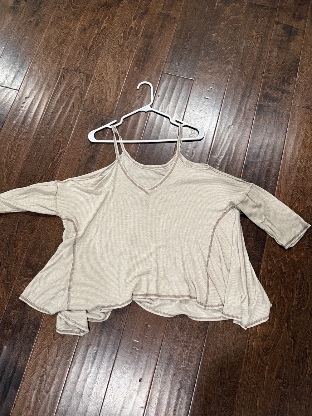 🥳 7/$10!! Flowy Neutral Beige Cold-Shoulder V-Neck Women's Top
